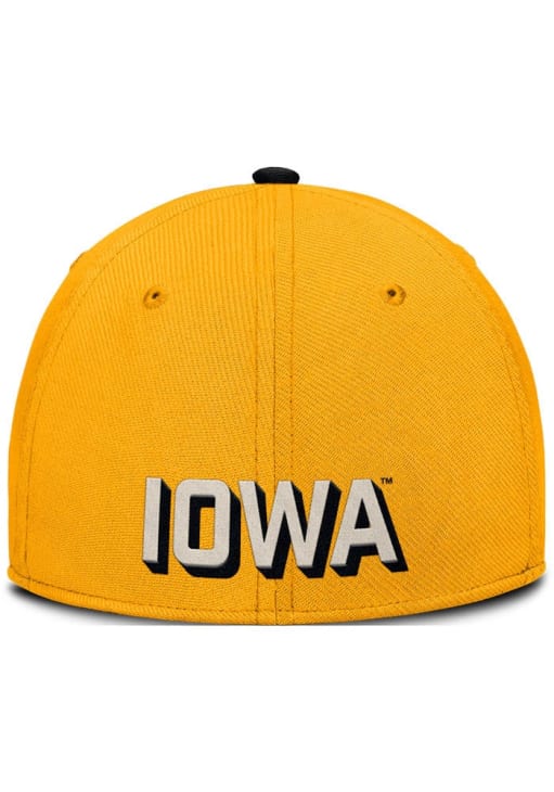 Nike Iowa Hawkeyes Mens Gold NIKE DRI-FIT RISE LEGACY STRUCTURED SWOOSHFLEX CAP Flex Hat