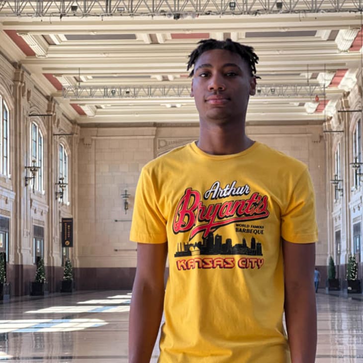 Rally Kansas City GOLD World Famous Skyline Short Sleeve T Shirt