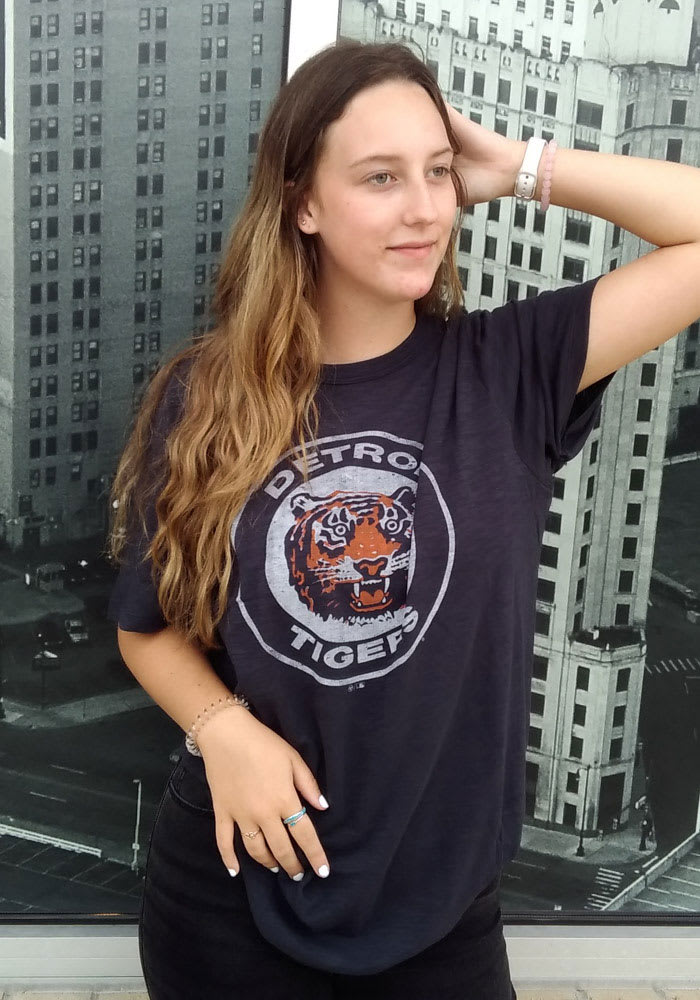 47 Detroit Tigers NAVY Vintage Scrum Short Sleeve Fashion T Shirt