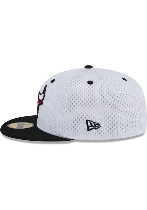 New Era Chicago Bulls Mens White Throwback Jersey Mesh 2T 59FIFTY Fitted Hat