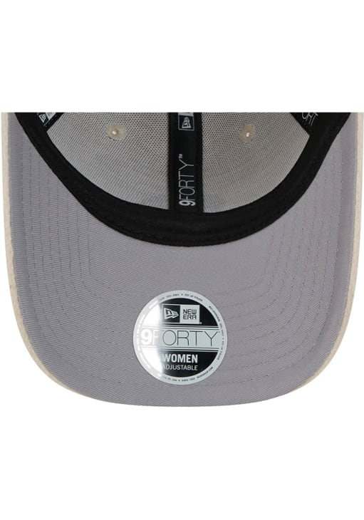 New Era Iowa Hawkeyes White Cozy Sherpa 9FORTY Womens Adjustable Hat