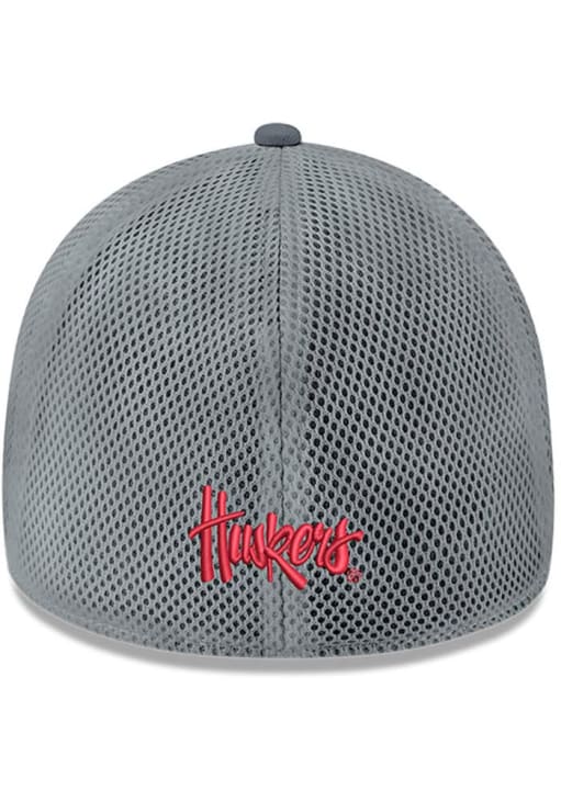 New Era Nebraska Cornhuskers Mens Graphite 2T Neo 39THIRTY Flex Hat
