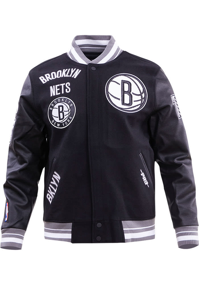 Men's Brooklyn Nets Mitchell popular & Ness jacket size 2XL