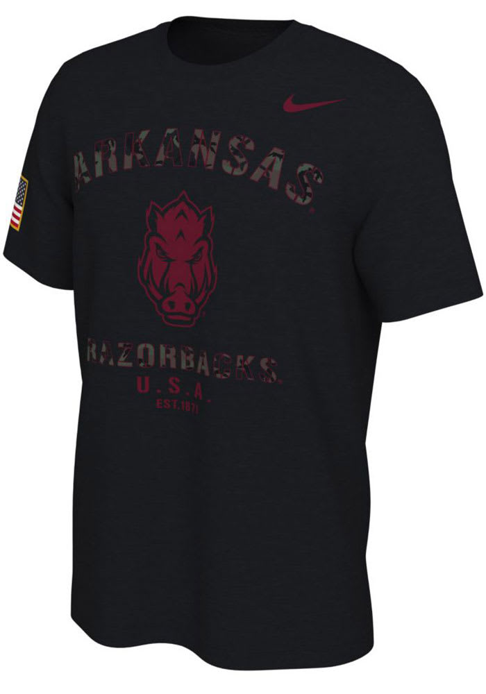 売れ筋商品|||ナイキ Tシャツ トップス レディース Men's Black Arkansas Razorbacks Veterans Camo T-shirt Black Nike Arkansas Razorbacks BLACK Camo Veterans Day Short