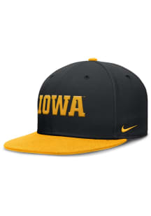 Iowa Hawkeyes Nike 2T Flat Brim Fitted Hat - Black