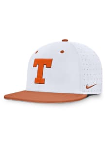 Nike Texas Longhorns Mens White Dugout True Aero Bill Fitted Hat