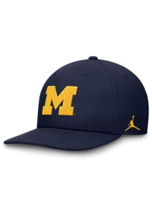 Michigan Wolverines Nike Pro Flat Brim Snapback Mens Snapback - Blue