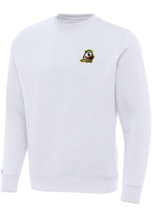 Mens Oregon Ducks White Antigua Victory Crew Sweatshirt