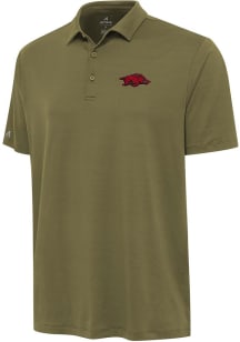 Antigua Arkansas Razorbacks Mens Olive Reprocess Recycled Short Sleeve Polo