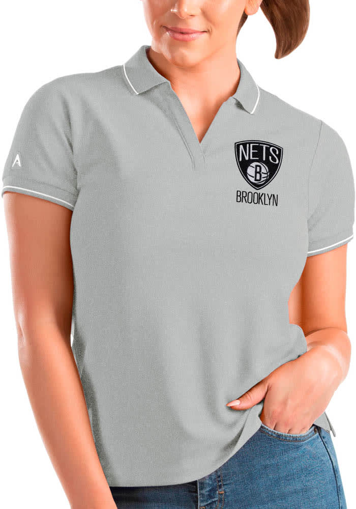 Antigua Brooklyn Nets Womens Grey Affluent Short Sleeve Polo Shirt