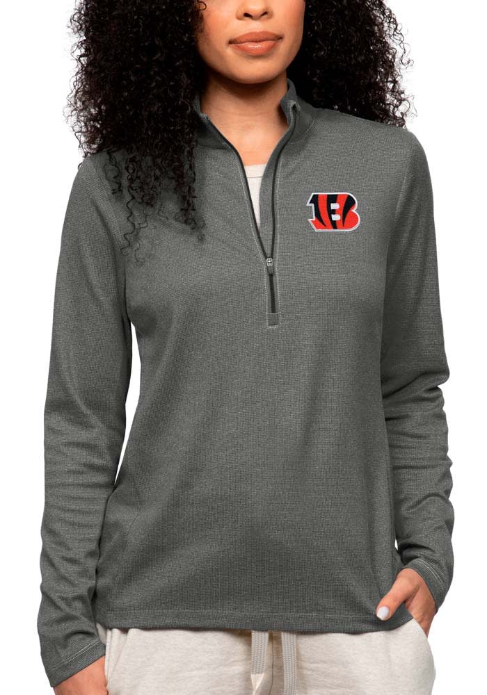 Antigua Cincinnati Bengals Women's Black Victory Chenille Pullover