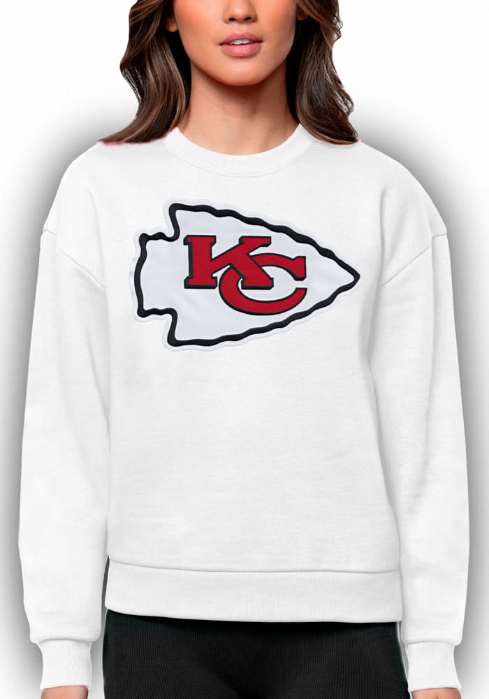 Antigua Kansas City Chiefs Women's Red Victory Crew Sweatshirt, Red, 65% Cotton / 35% POLYESTER, Size XL, Rally House