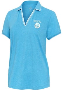Antigua Chicago Cubs Womens Light Blue Spring Training Courtyard Short Sleeve Polo Shirt