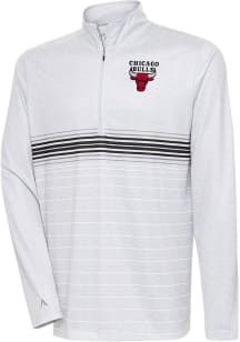 Antigua Chicago Bulls Mens Grey Bullseye Long Sleeve 1/4 Zip Pullover