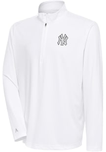 Antigua New York Yankees Mens White Metallic Logo Tribute Long Sleeve 1/4 Zip Pullover