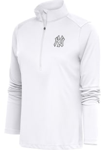 Antigua NY Yankees Womens White Metallic Logo Tribute 1/4 Zip Pullover