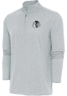 Antigua Chicago Blackhawks Mens Grey Metallic Logo Hunk Long Sleeve 1/4 Zip Pullover