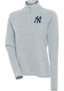 Antigua New York Yankees Womens Grey Milo 1/4 Zip Pullover