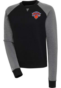 Antigua New York Knicks Womens Black Flier Bunker Crew Sweatshirt