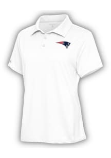 Antigua New England Patriots Womens White Motivated Short Sleeve Polo Shirt