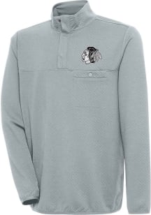Antigua Chicago Blackhawks Mens Grey Metallic Logo Steamer Long Sleeve 1/4 Zip Pullover