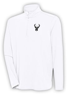Antigua Milwaukee Bucks Mens White Metallic Logo Hunk Long Sleeve 1/4 Zip Pullover