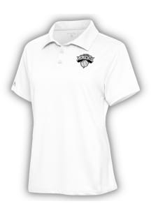 Antigua New York Knicks Womens White Metallic Logo Motivated Short Sleeve Polo Shirt