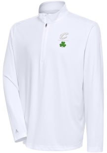 Antigua Cleveland Cavaliers Mens White Shamrock Tribute Long Sleeve 1/4 Zip Pullover