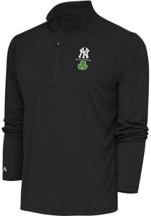 Antigua New York Yankees Mens Grey Shamrock Tribute Long Sleeve 1/4 Zip Pullover