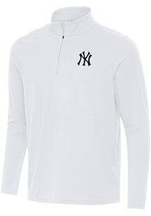 Antigua New York Yankees Mens White Intent Long Sleeve Qtr Zip Pullover