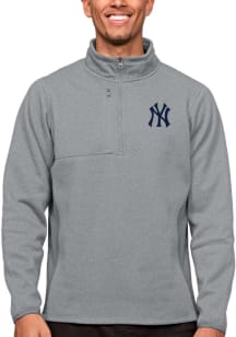 Antigua New York Yankees Mens Grey Course Long Sleeve 1/4 Zip Pullover