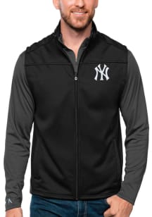 Antigua New York Yankees Mens Black Links Golf Sleeveless Jacket