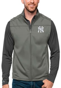 Antigua New York Yankees Mens Grey Links Golf Sleeveless Jacket