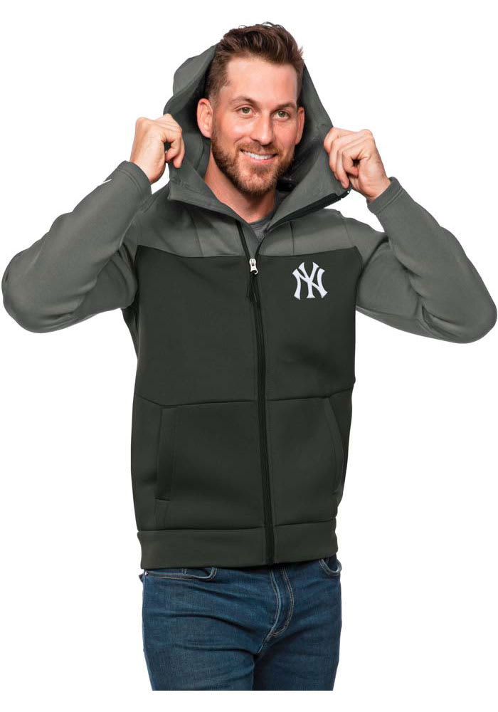 Antigua New York Yankees Mens Grey Protect Long Sleeve Full Zip Jacket