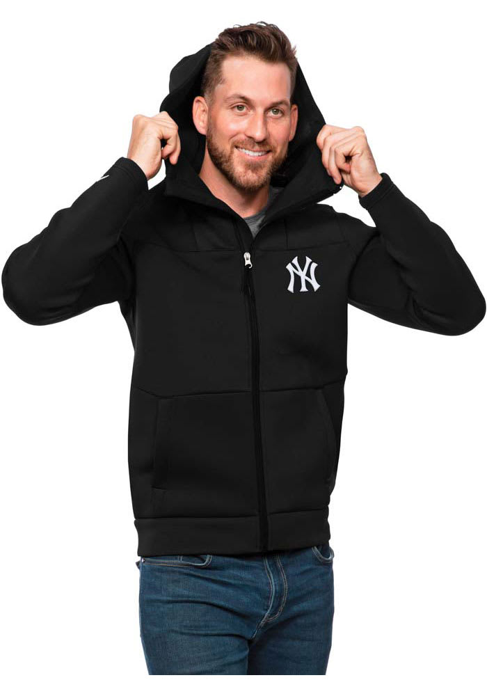Antigua New York Yankees Mens Black Protect Long Sleeve Full Zip Jacket