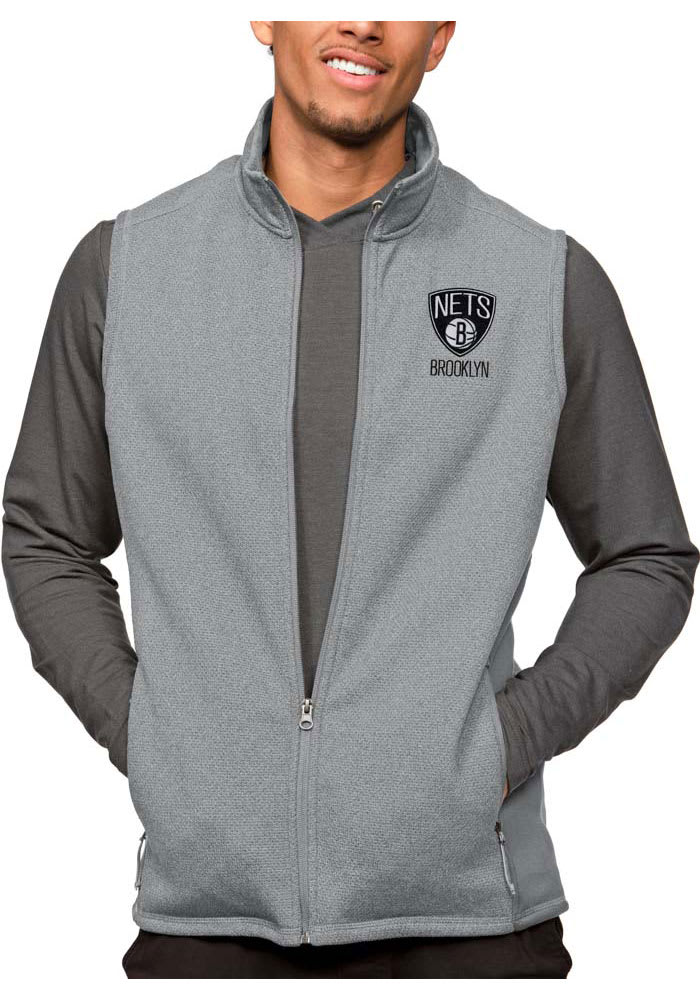 Antigua Brooklyn Nets Mens Grey Course Sleeveless Jacket