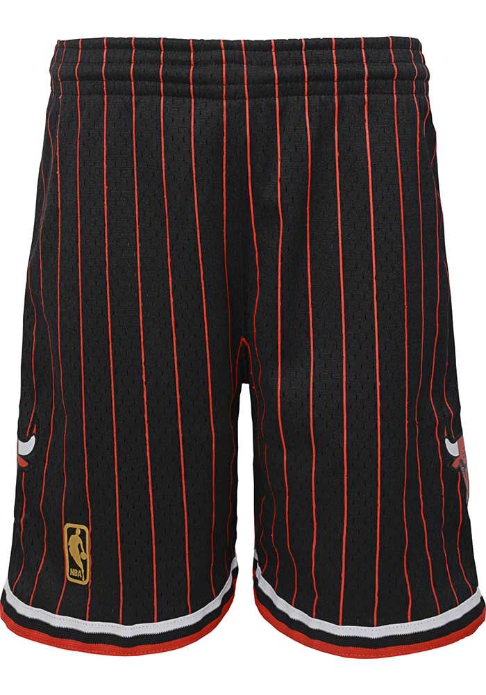 CHCAGO BULLS バスケットボールパンツ 黒 Chicago Bulls Mitchell and Ness Youth BLACK Swingman Shorts