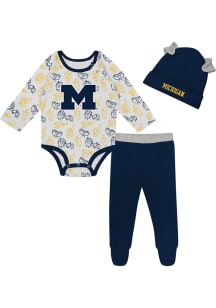 Infant Navy Blue Michigan Wolverines Little Champ LS and Hat Top and Bottom Set