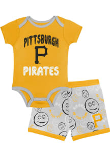Pittsburgh Pirates Infant Yellow Curve Ball Set Top and Bottom
