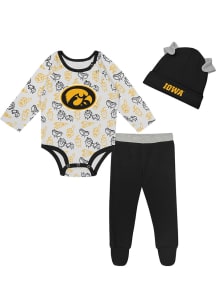 Infant Black Iowa Hawkeyes Little Champ LS and Hat Top and Bottom Set