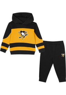 Pittsburgh Penguins Toddler Black Puck Hero Set Top and Bottom