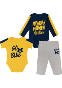 Infant Blue Michigan Wolverines Double Down Top and Bottom Set