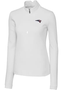 Cutter and Buck New England Patriots Womens White Traverse 1/4 Zip Pullover