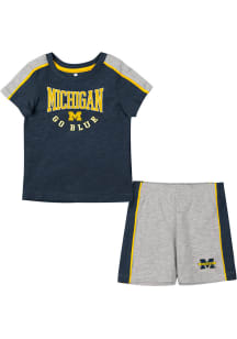 Colosseum Michigan Wolverines Infant Navy Blue Norman Set Top and Bottom