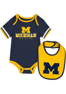 Baby Michigan Wolverines Navy Blue Colosseum The Gift One Piece with Bib Set
