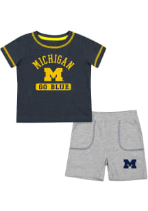 Colosseum Michigan Wolverines Infant Navy Blue Hawkins Set Top and Bottom