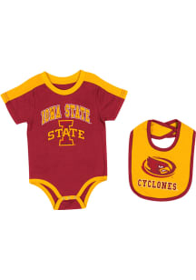 Colosseum Iowa State Cyclones Baby Gold Encore Set One Piece with Bib