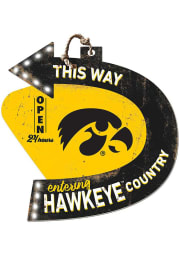 KH Sports Fan Iowa Hawkeyes This Way Arrow Sign