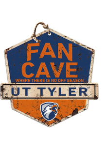 KH Sports Fan UT Tyler Patriots Fan Cave Rustic Badge Sign