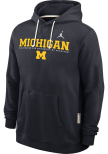 Mens Michigan Wolverines White Nike Dri-Fit Long Sleeve Hoodie
